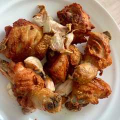 A picture of Ayam Goreng Bawang Putih.