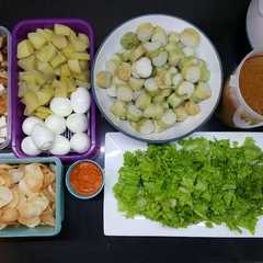 A picture of Gado Gado Surabaya.