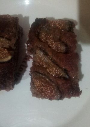 Une photo de Mini cake aux dattes et figue