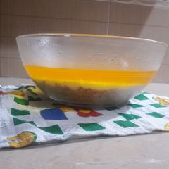 A picture of 3 layered pudding.