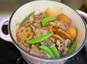 蓮藕馬鈴薯燉肉（無油料理） 的食譜成品照片