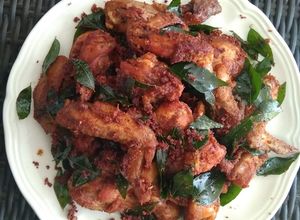 Foto resep Ayam goreng Aceh (daun kari)