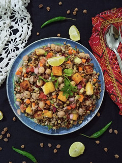 પ્રોટીન સ્પ્રાઉટ્સ સલાડ (Protein Sprouts Salad Recipe in Gujarat રેસીપી મુખ્ય ફોટો