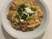 Una foto de risotto con jamón serrano