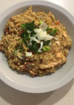 Una foto de Risotto con salmón y camarones