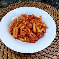 Una foto de Macarrones con longanizas