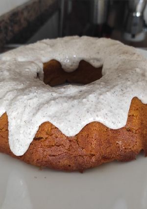 Una foto de Bizcocho de zanahoria con frosting
