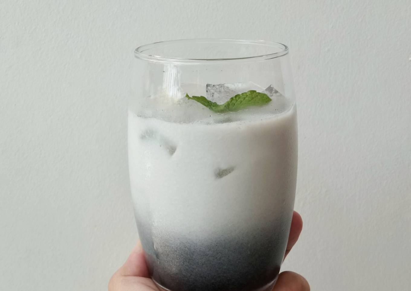 Ice Charcoal Latte ������