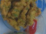 पालक के पकौड़े (Palak ke pakode recipe in Hindi)
