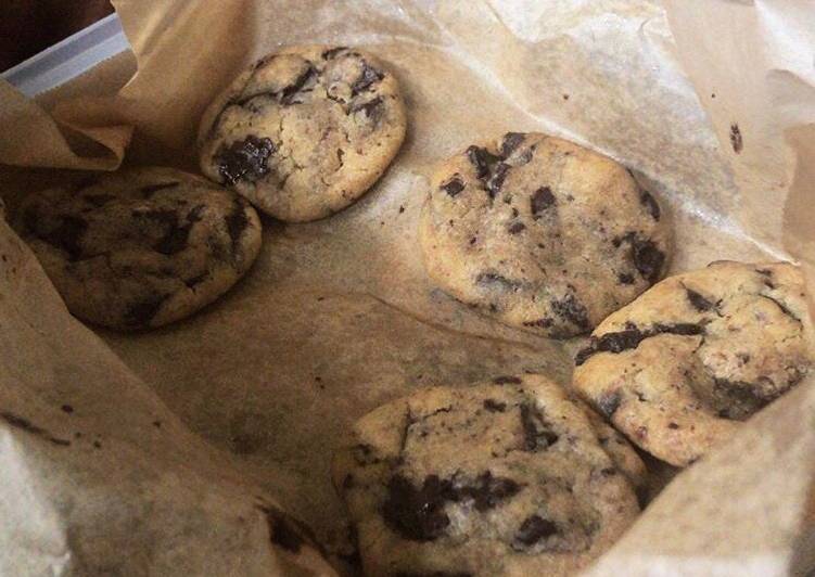 Easiest Way to Make Super Quick Homemade Chocolate Chip Cookies