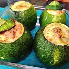 Una foto de Zapallitos rellenos carne-quinoa