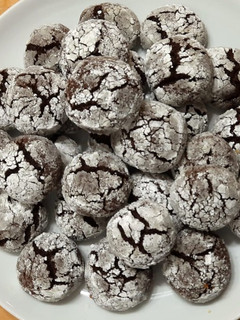 Foto di Biscotti Crinkle al cacao morbidissimi