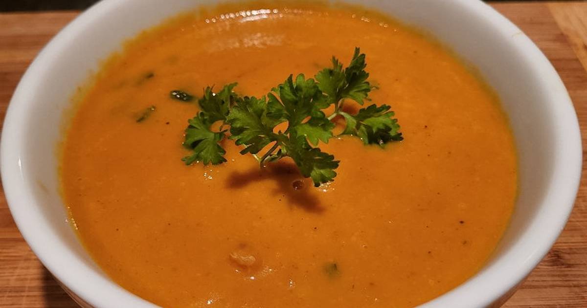 Creamy Thai Carrot Soup w Basil