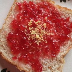 A picture of Plums jam.