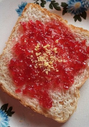 A picture of Plums jam.
