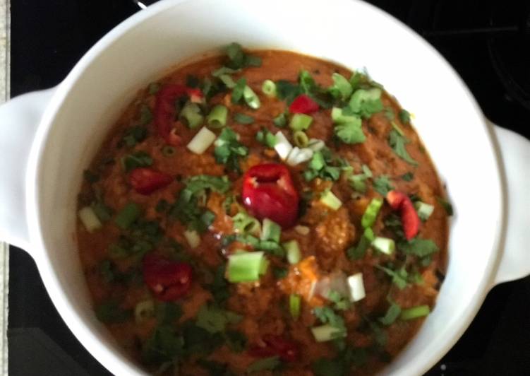 Everyday Fresh Aubergine curry in peanut sauce