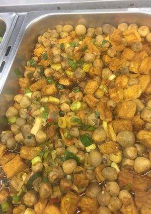 Hình của món Món chay: đậu hủ kho nấm.