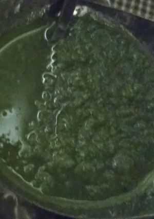 A picture of Green coriander chutney.