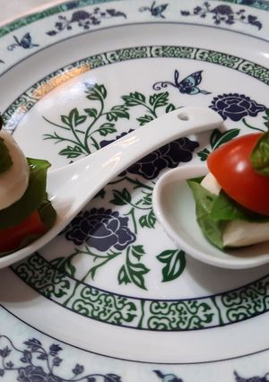 Una foto de Cuchara caprese mediterránea