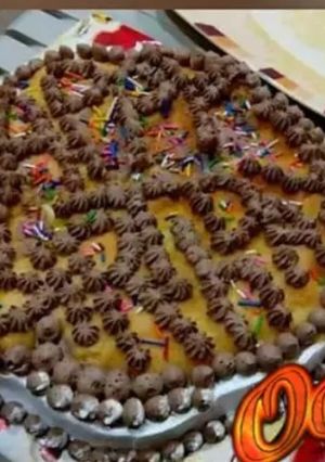A picture of Happy birthday pastry cake.