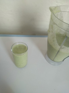 A picture of Pineapple-spinach smoothie.
