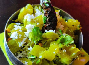 A picture of Snake gourd subji.