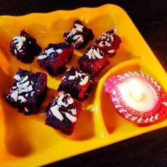 A picture of Beetroot Coconut Burfi.