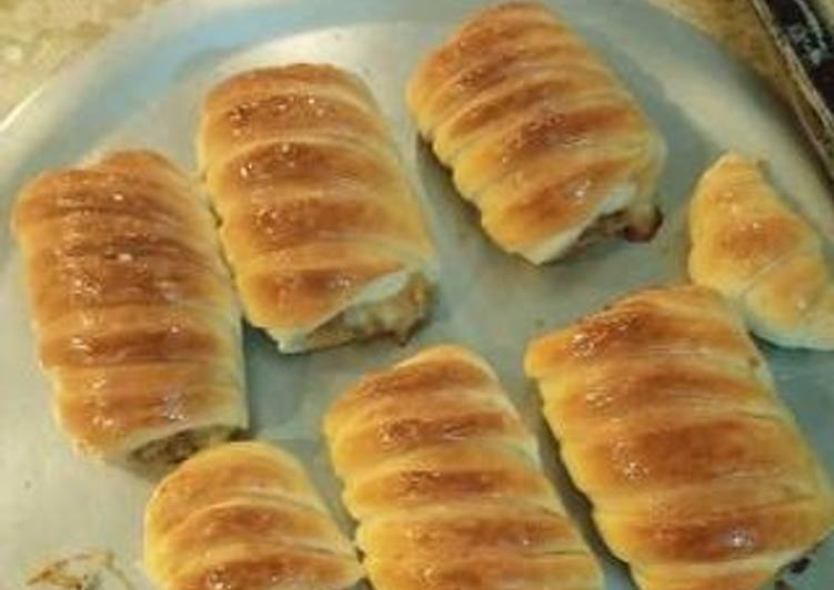 Step-by-Step Guide to Prepare Homemade Chicken bread rolls
