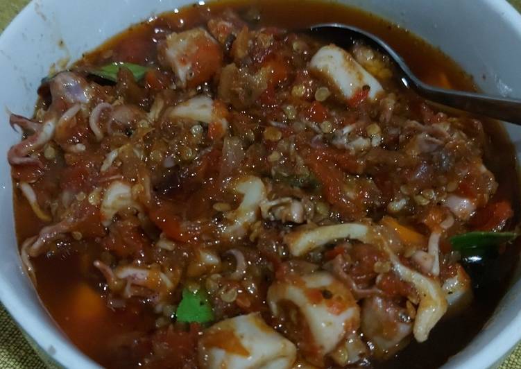 Cara Gampang Membuat Sambal Cumi Asin yang Enak