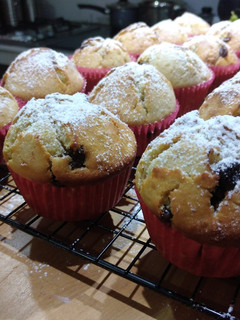 Una foto de Muffins de plátano kéfir con chips de chocolate