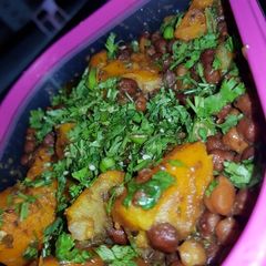 A picture of Khate mithe allu chole.