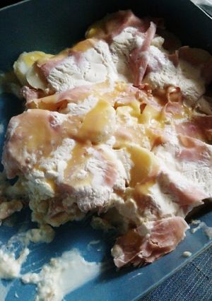 Una foto de Papas con jamón y queso