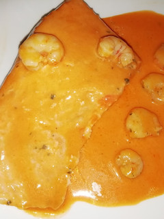 Una foto de Salmón en salsa rosa