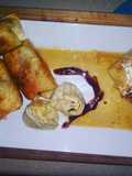 Eggroll con Saquitos de Cerdo y Postre Mini Apple Pie
