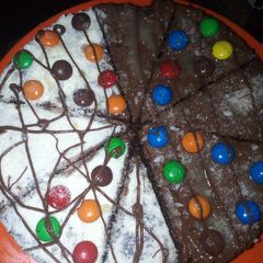 Brownie pizza A picture of Brownie pizza.