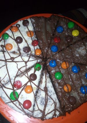 A picture of Brownie pizza.