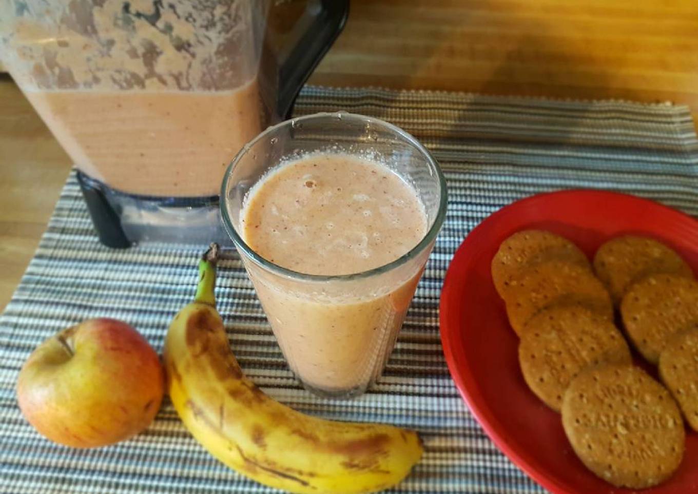 Apple banana smoothie