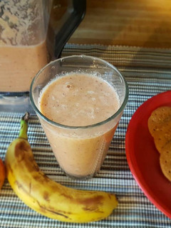 A picture of Apple banana smoothie.