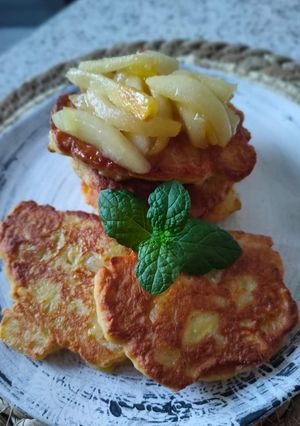 Zdjęcie przepisu Placuszki z tofu i z gruszką.