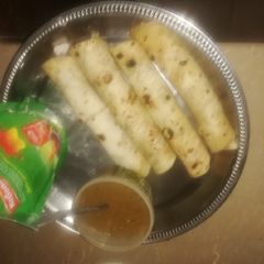 A picture of Qeema roll paratha.