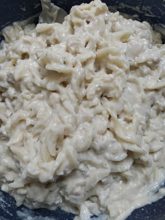 Una foto de Pasta Alfredo con pollo