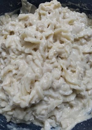 Una foto de Pasta Alfredo con pollo
