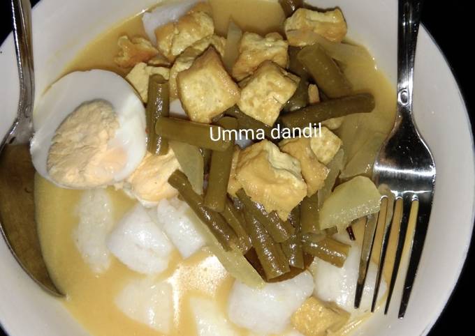 Lontong sayur