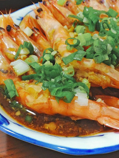 【家常菜】蒜蓉蒸蝦 的食譜成品照片