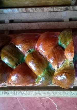 Színes húsvéti kalács recept fotója