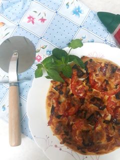 عکسی از دستور پیتزا گوشت و قارچ