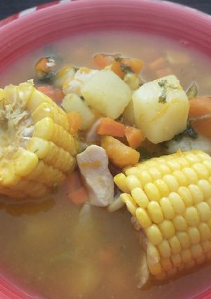 Una foto de Sopa de pollo infantil