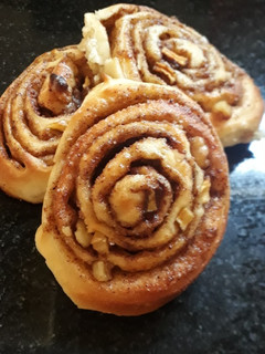Una foto de Rolls de Manzana y Canela