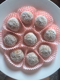 صورة لوصفة كُرات البسكويت بجوز الهند