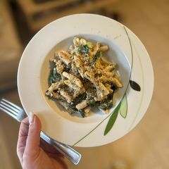 Fuzi pasta with leek, spinach and walnuts A picture of Fuzi pasta with leek, spinach and walnuts.